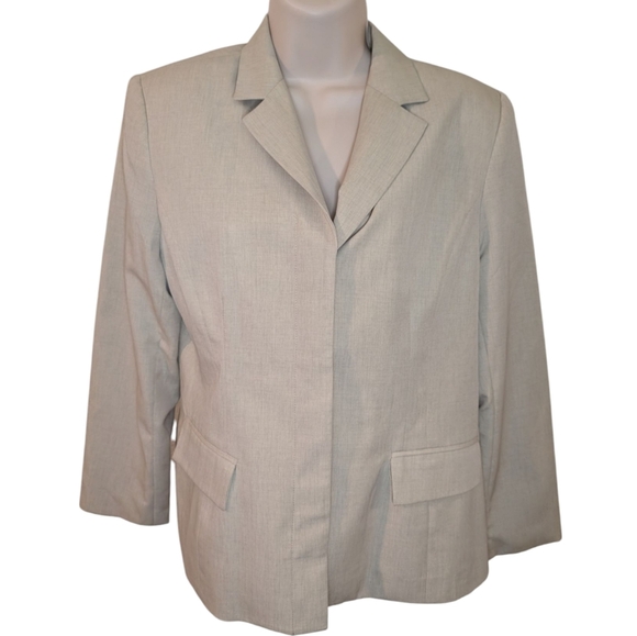 Modern Elements Tan Blazer with Structured Design and Smooth Texture 12P - Picture 1 of 10